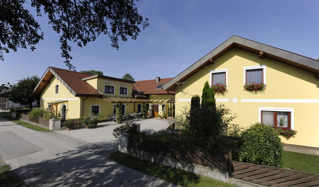 Privatzimmer Und Ferienwohnungen Leeb Persenbeug Εξωτερικό φωτογραφία